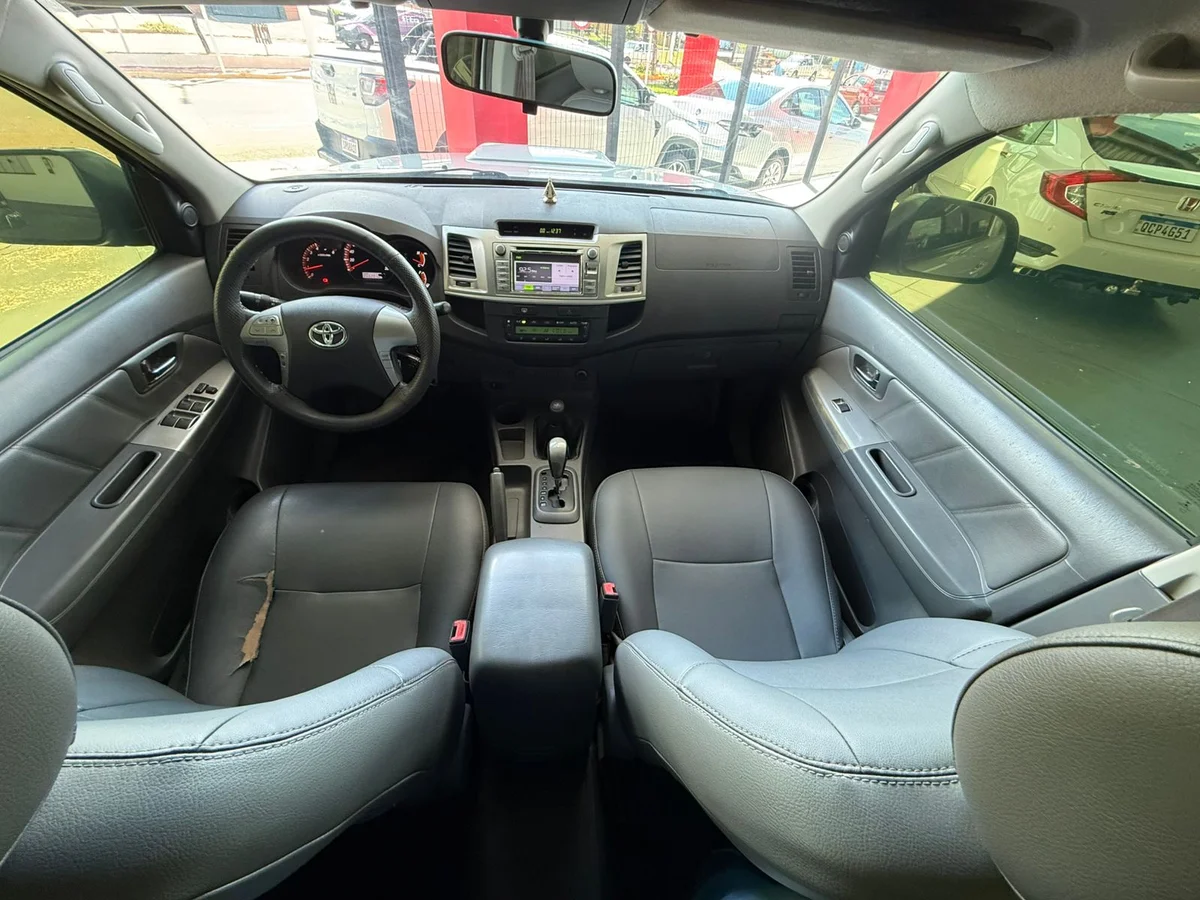 TOYOTA HILUX SRV