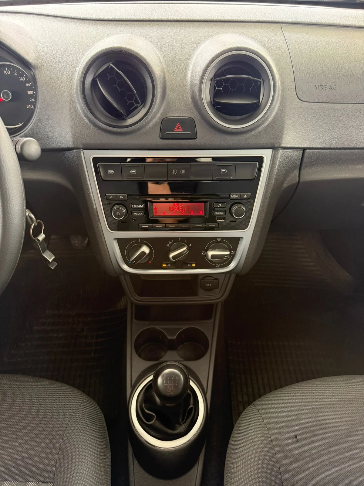 VOLKSWAGEN VOYAGE COMFORTLINE 1.6