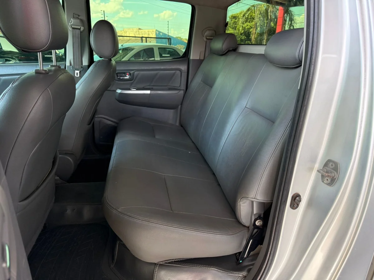 TOYOTA HILUX SRV