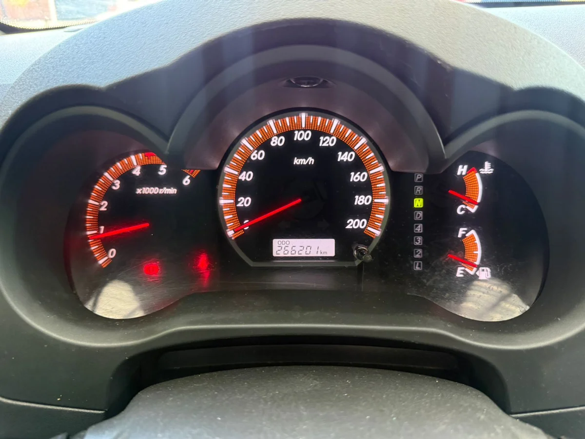 TOYOTA HILUX SRV
