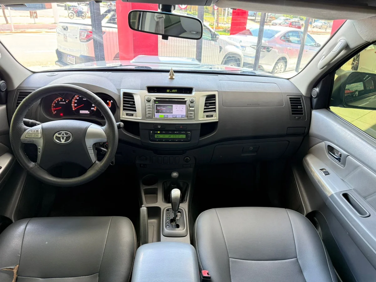 TOYOTA HILUX SRV